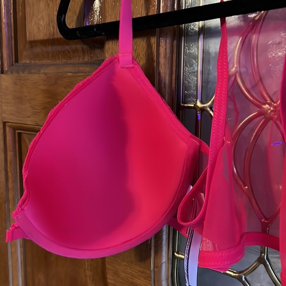 Victoria’s Secret - Razorback Demi Bra - Size 38C - Picture 8 of 10